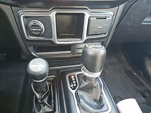 Certified 2018 Jeep Wrangler Unlimited Sport image 25