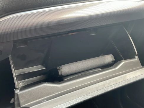 Used 2020 Ford Edge Titanium image 25