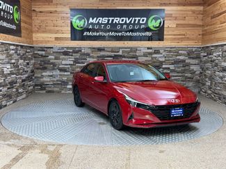 Used 2023 Hyundai Elantra SEL video 2