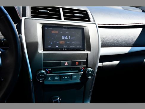 Used 2015 Toyota Camry XSE w/ Moonroof Package FWD image 20