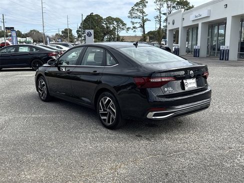 Used 2024 Volkswagen Jetta SEL image 5