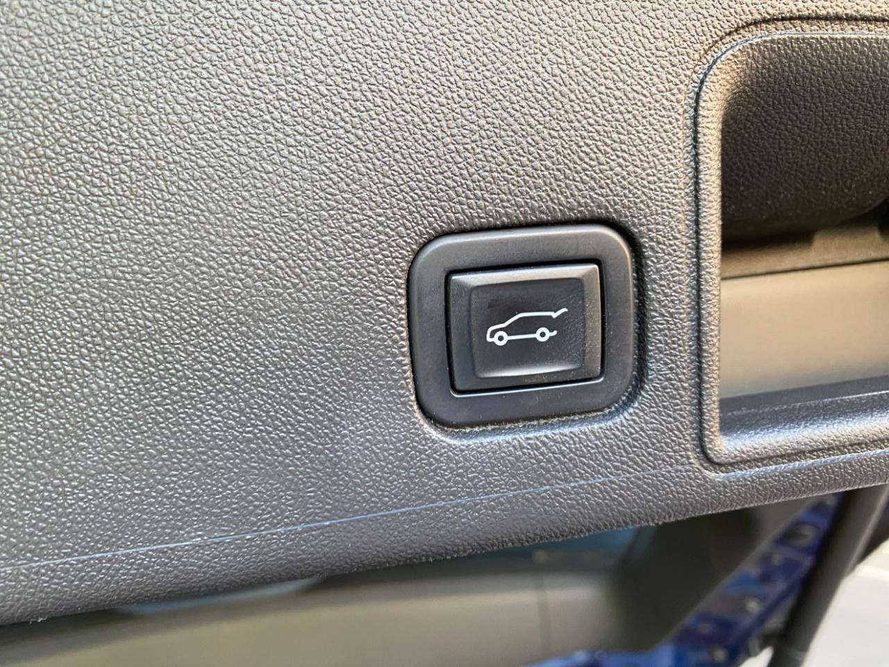 Used 2022 GMC Terrain SLT w/ Tech Package AWD/4WD image 14