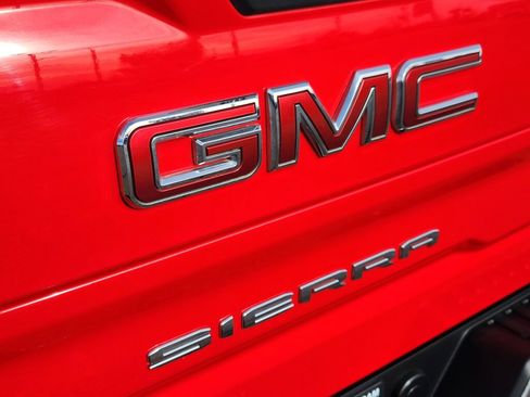 Used 2023 GMC Sierra 1500 SLE w/ Preferred Package image 11