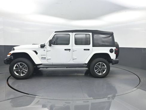 Used 2021 Jeep Wrangler Unlimited Sahara AWD/4WD image 3