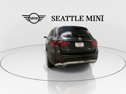 Used 2020 Mercedes-Benz GLC 300 4MATIC w/ Premium Package image 9