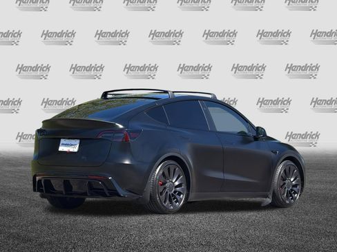 Used 2023 Tesla Model Y Performance image 5