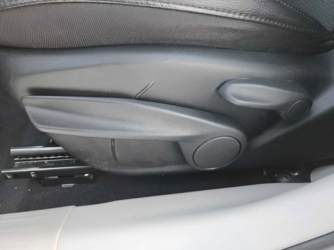 Used 2024 Jeep Compass Latitude image 12