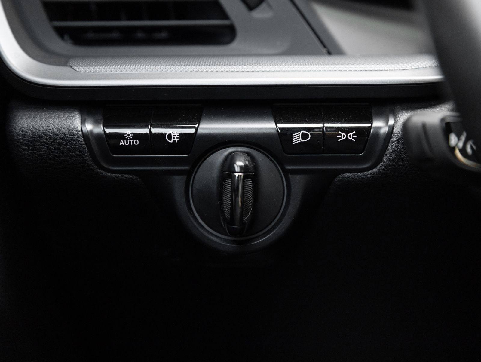 Certified 2021 Porsche 911 Carrera RWD image 19