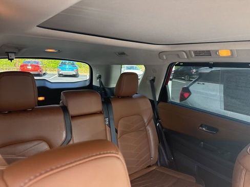 Used 2023 Nissan Pathfinder Platinum w/ Cargo Package image 8