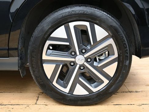 Used 2023 Hyundai Kona SE w/ Cargo Package image 12