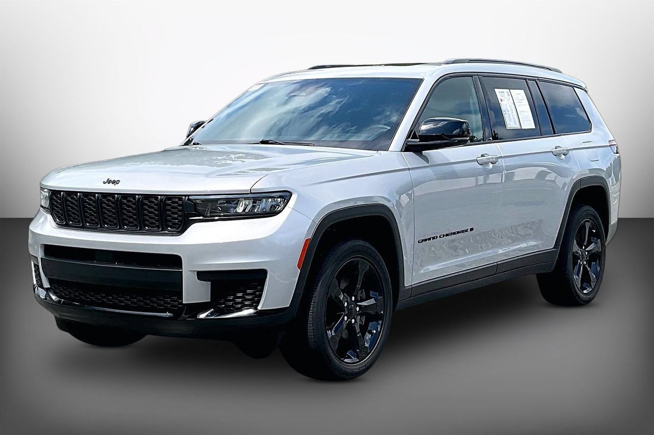 Used 2024 Jeep Grand Cherokee L Altitude AWD/4WD image 4