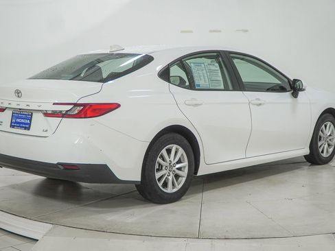 Used 2025 Toyota Camry LE AWD/4WD image 11