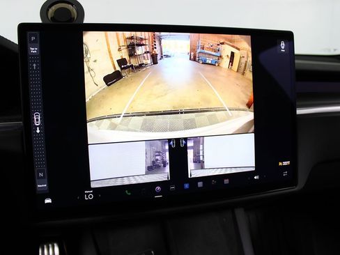 Used 2022 Tesla Model S Plaid image 18