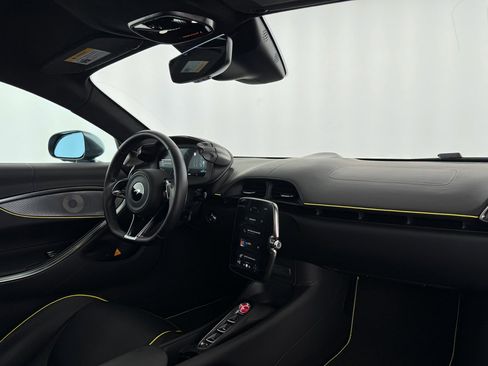 Used 2023 McLaren Artura image 26