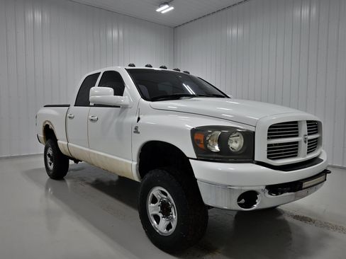 Used 2007 Dodge Ram 2500 Truck SLT w/ Trailer Tow Group AWD/4WD image 2