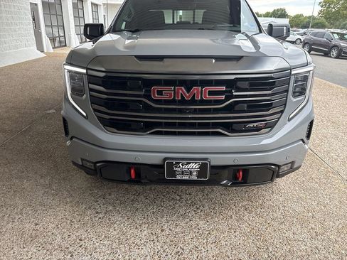 Certified 2024 GMC Sierra 1500 AT4 w/ Technology Package AWD/4WD image 32