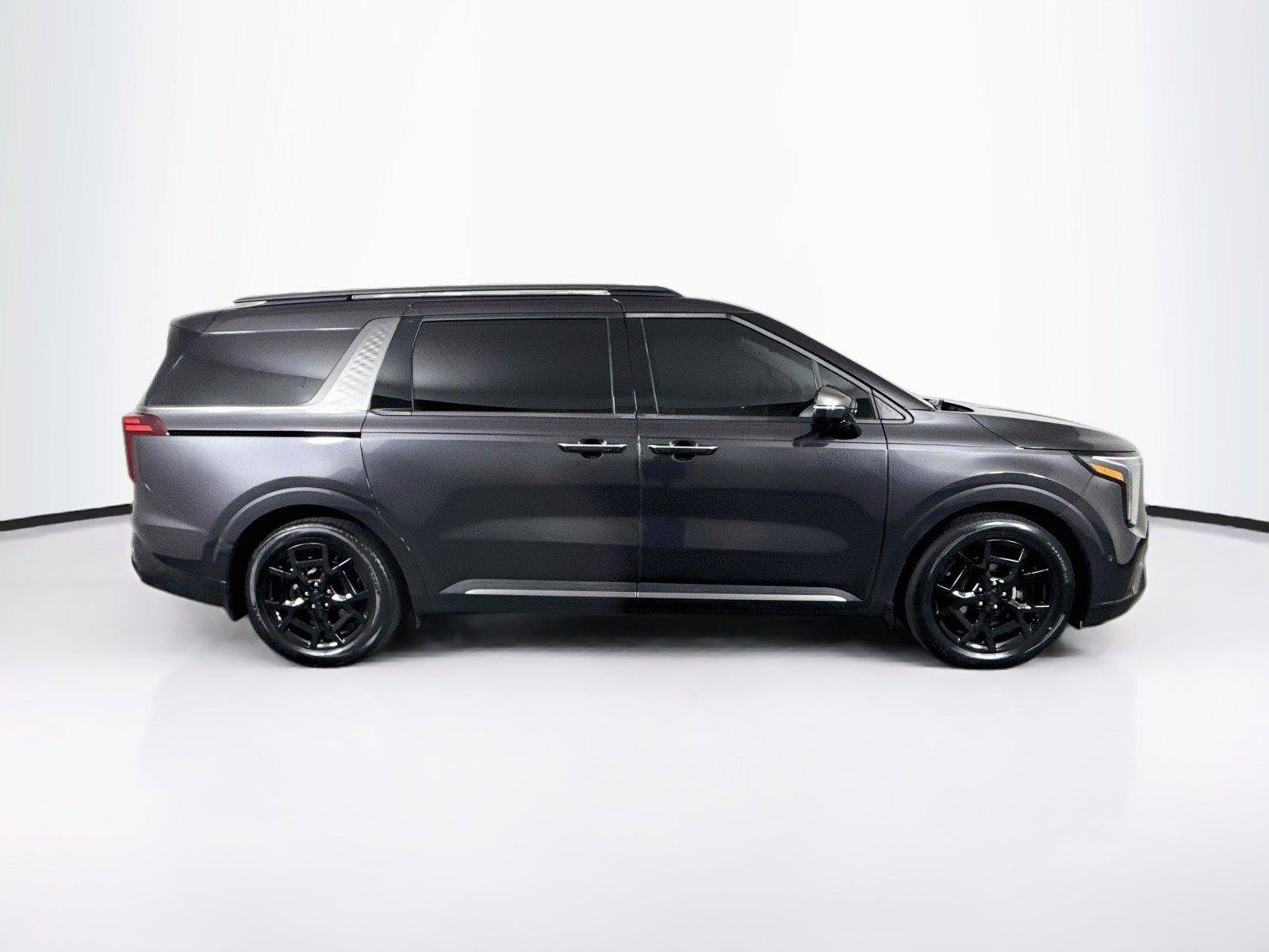 Used 2025 Kia Carnival SX Prestige FWD image 11