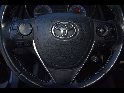 Used 2017 Toyota Corolla iM image 11