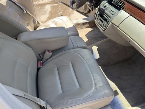 Used 2003 Cadillac De Ville w/ Comfort & Convenience Package image 45