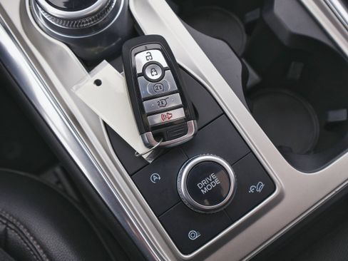 Used 2021 Ford Explorer XLT w/ Equipment Group 202A image 28