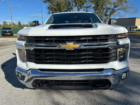 Used 2025 Chevrolet Silverado 2500 LT w/ Convenience Package AWD/4WD image 8