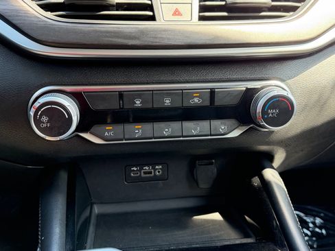 Used 2023 Nissan Altima 2.5 SV FWD image 21