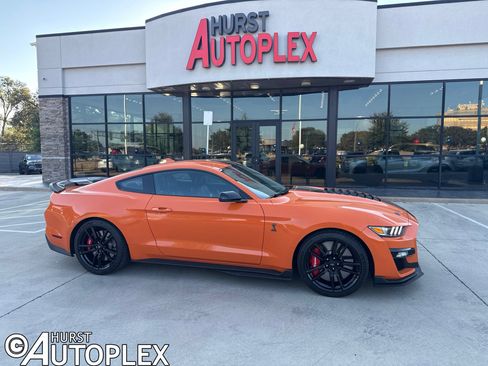 Used 2021 Ford Mustang Shelby GT500 w/ Technology Package RWD image 1