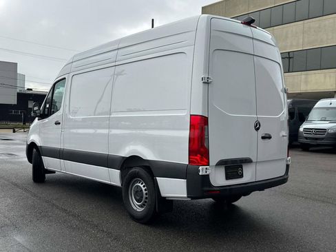 Used 2025 Mercedes-Benz Sprinter 2500 image 3