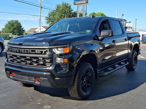 Used 2026 Chevrolet Silverado 1500 Custom Trail Boss w/ LPO, Dark Essentials Package AWD/4WD image 3