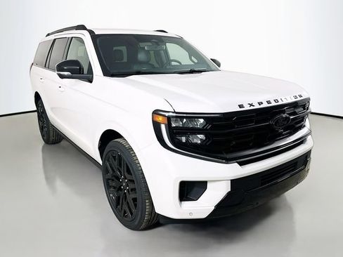 New 2026 Ford Expedition Platinum AWD/4WD image 1