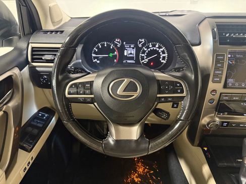 Used 2020 Lexus GX 460 Premium w/ Premium Package image 23