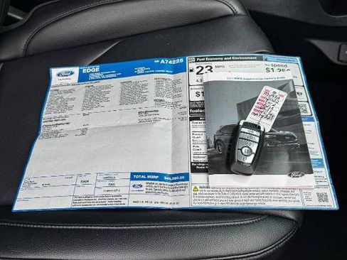 Certified 2022 Ford Edge Titanium image 38