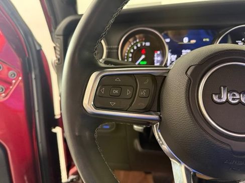 Used 2022 Jeep Wrangler Unlimited Sahara w/ Cold Weather Group AWD/4WD image 25