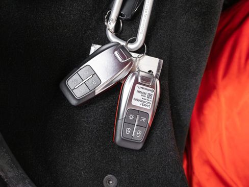 Used 2016 Ferrari 488 Spider image 82