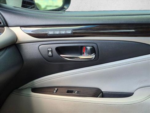 Used 2015 Lexus LS 460 w/ Comfort Package RWD image 15