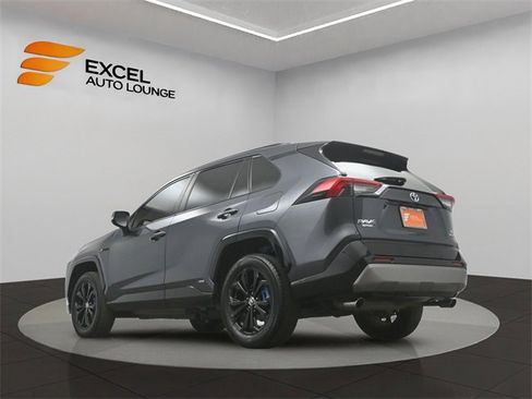 Used 2022 Toyota RAV4 SE image 36