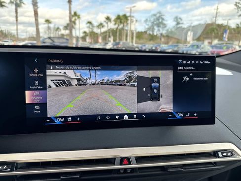 Used 2025 BMW iX xDrive50 image 27