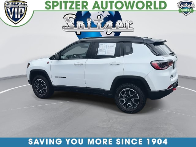 Used 2025 Jeep Compass Trailhawk w/ Trailer Tow Group AWD/4WD image 11