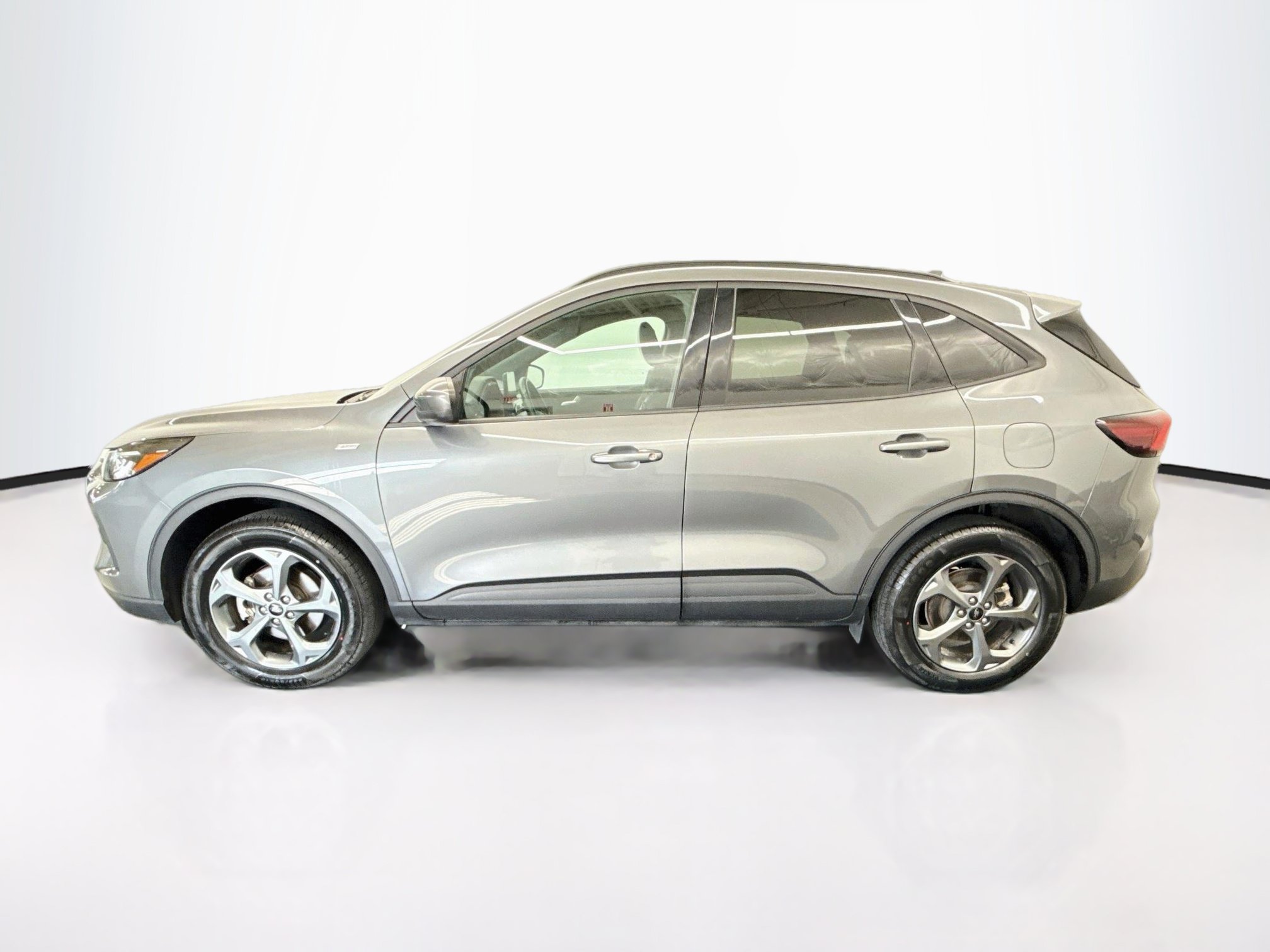 Used 2025 Ford Escape ST-Line Select AWD/4WD image 4