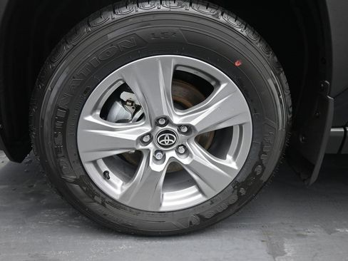 New 2025 Toyota RAV4 XLE image 15