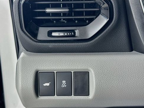 Used 2024 Honda Pilot Touring image 13