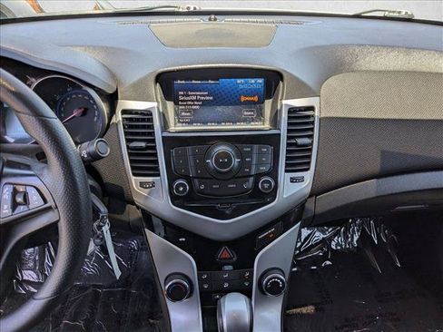 Used 2016 Chevrolet Cruze LT w/ Technology Package FWD image 13