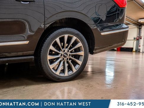 Used 2021 Lincoln Navigator L Reserve RWD image 40