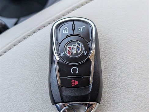 Used 2023 Buick Enclave Avenir w/ Avenir Technology Package image 32