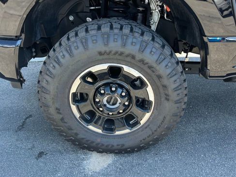 Used 2026 Ford F350 Platinum w/ Tremor Off-Road Package AWD/4WD image 14