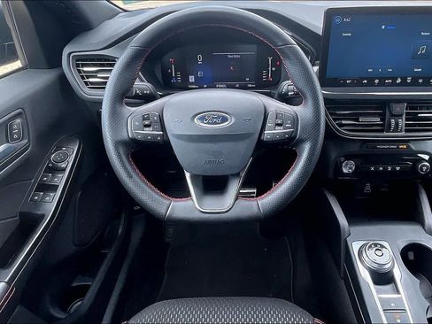 Used 2024 Ford Escape ST-Line w/ Tech Pack #1 FWD image 12