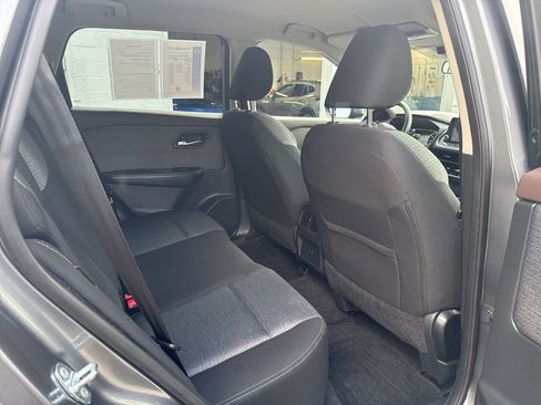 Used 2023 Nissan Rogue SV AWD/4WD image 13