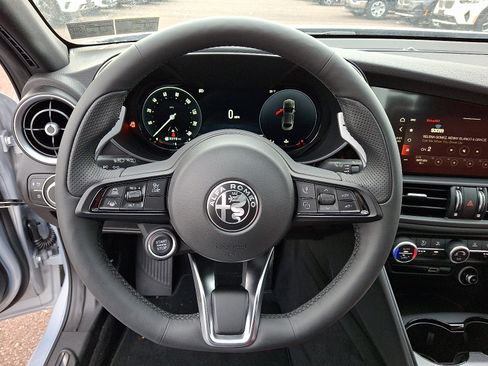 New 2025 Alfa Romeo Giulia AWD w/ Driving Assist Package image 17