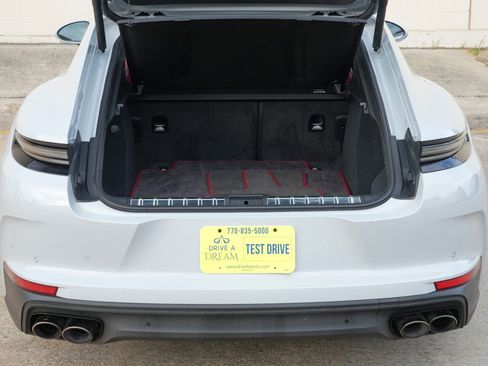 Used 2025 Porsche Panamera image 10