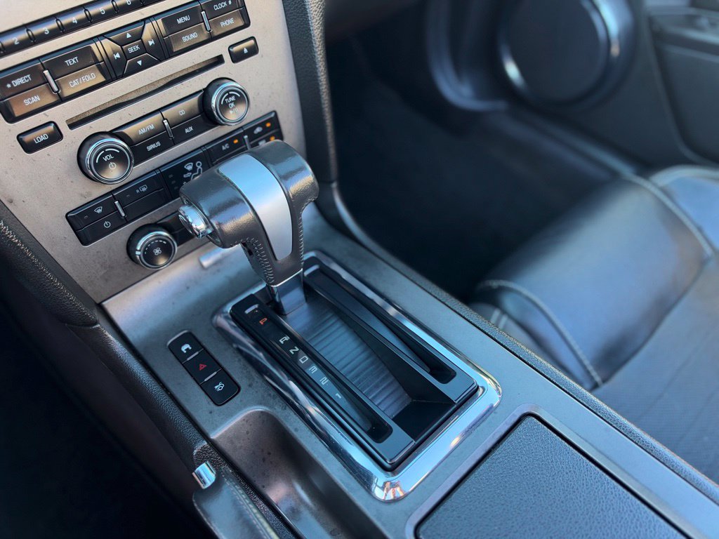 Used 2010 Ford Mustang Convertible RWD image 30